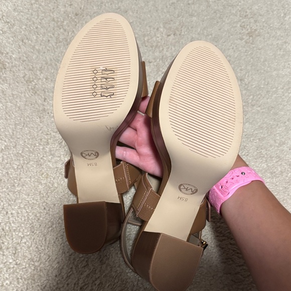 Michael Kors Carmen Platform Sandals - Picture 7 of 7